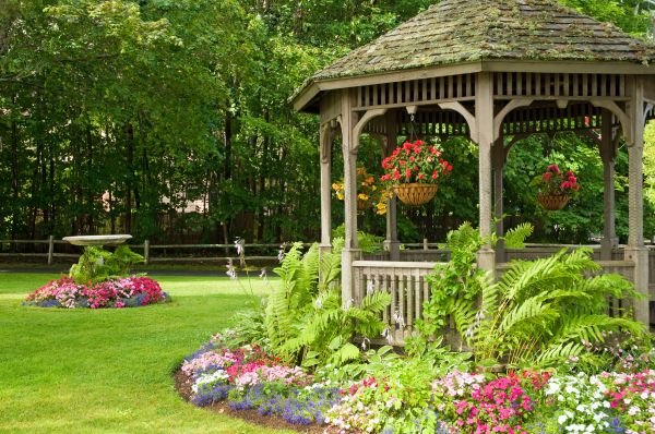 Backyard Landscaping Service in Huntsville